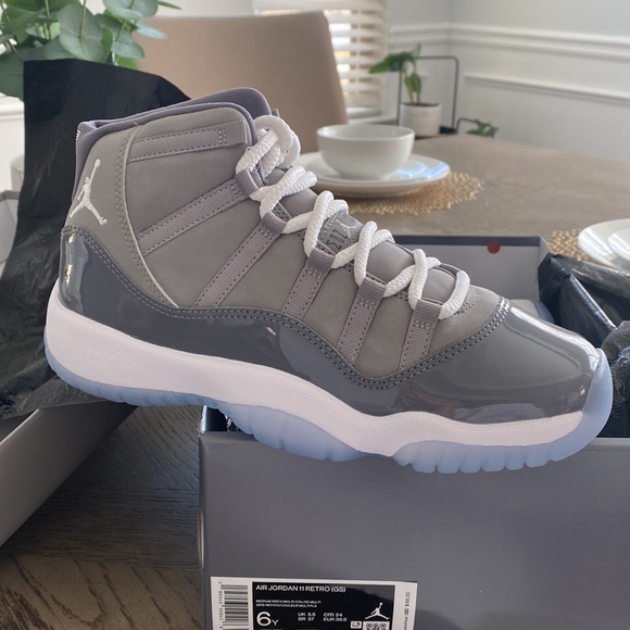 Air Jordan 11 Retro (GS) - Picture 4 of 4